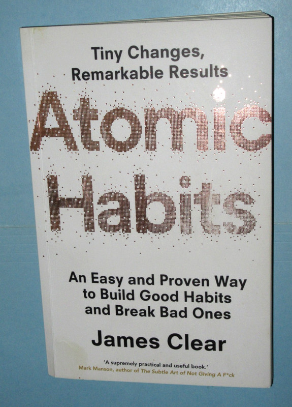** «ATOMIC HABITS» by James Clear ~ Original UK Penguin Edition 2018 ~Fine Cond.