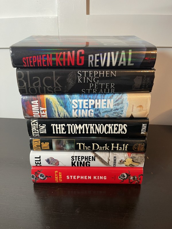 STEPHEN KING (8x) Hardcover Book Lot, Classic Horror Thriller, Mixed Collection gallery