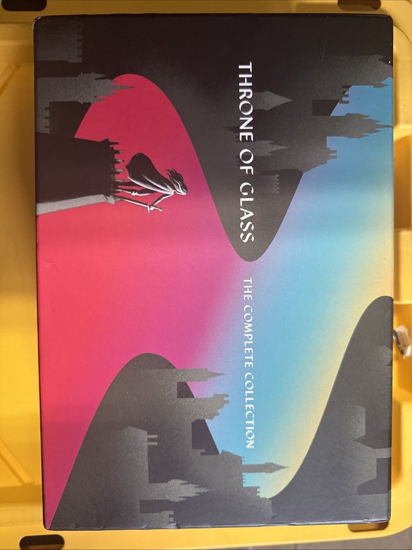 Throne of Glass Paperback Box Set Complete Series Sealed Sarah J Maas Box Damage gallery