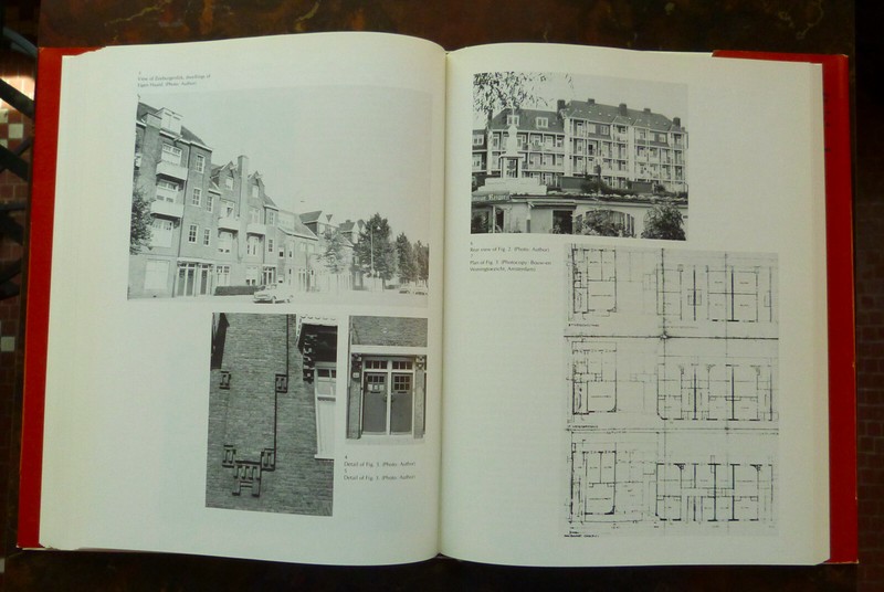 Art and Architecture in the Service of Politics (1978, Hardcover) gallery