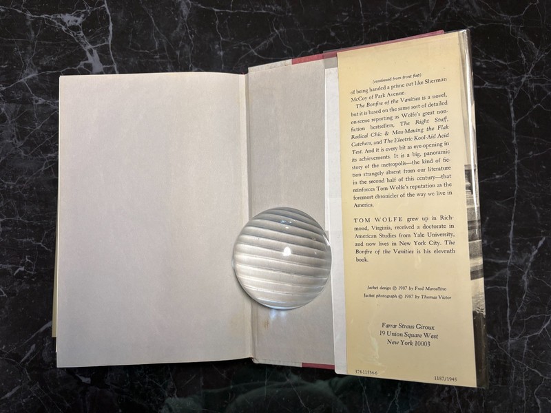 Tom Wolfe - Bonfire of the Vanities 1987 1st Edition/1st Printing Unclipped DJ gallery