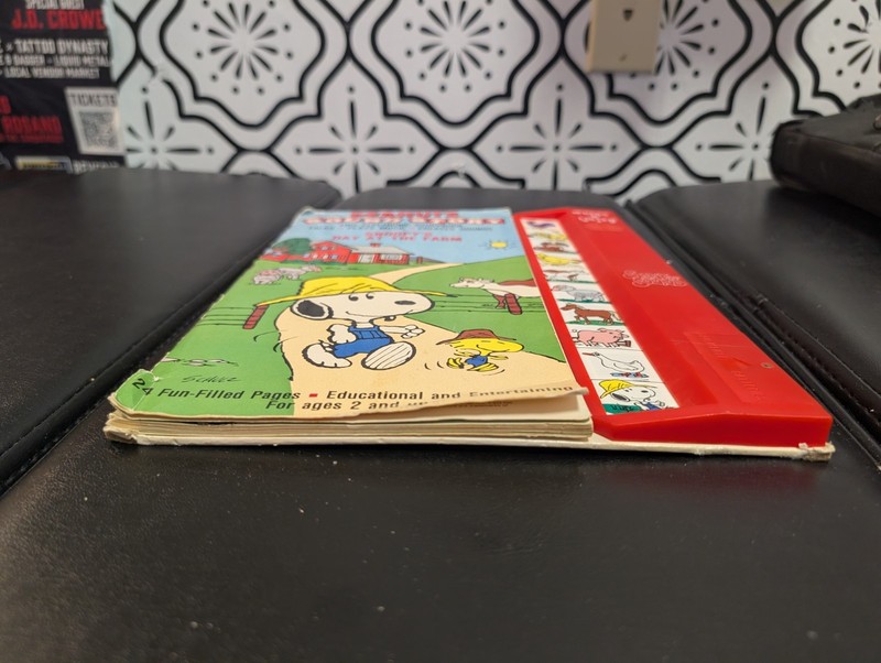 Vintage Peanuts Sound Story Snoopy's Day At The Farm Sight-n-Sound Book gallery