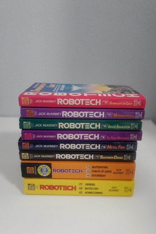 LOT (13) – Robotech Books 1-12, 18-19, & The Sentinels 1-5 Jack McKinney, Used