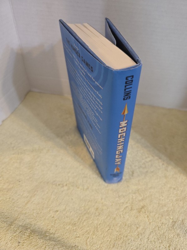Mockingjay (Hunger Games, Book Three) by Suzanne Collins (2010, Hardcover) 1st E gallery