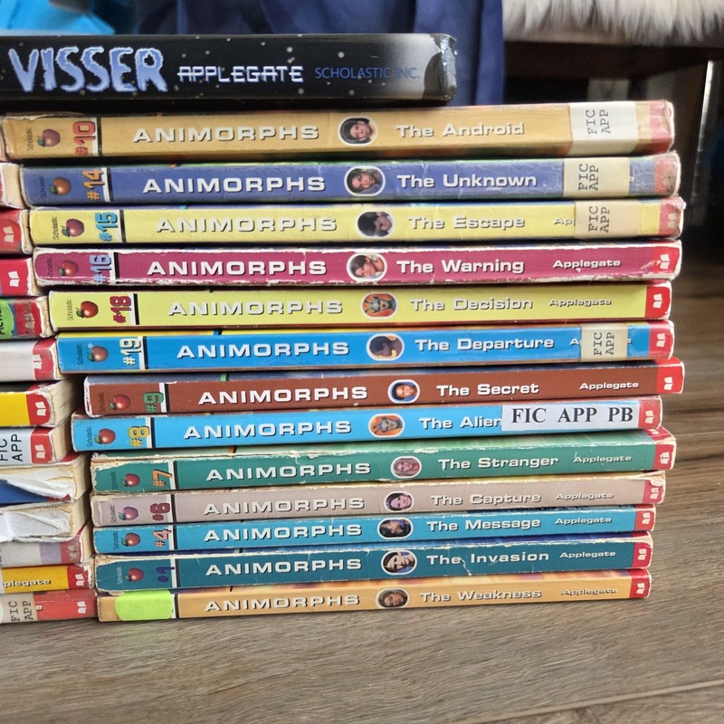 Vintage Lot of 27 Animorphs Paperback Books K.A. Applegate gallery