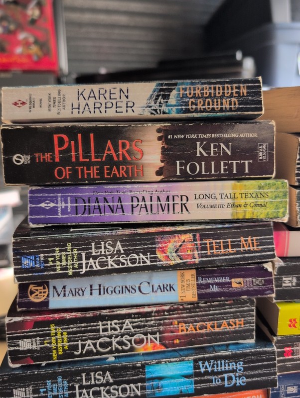 Mixed Lot of 26 Female Author Novels Romance & Thriller Clark Jackson NICE LOT gallery
