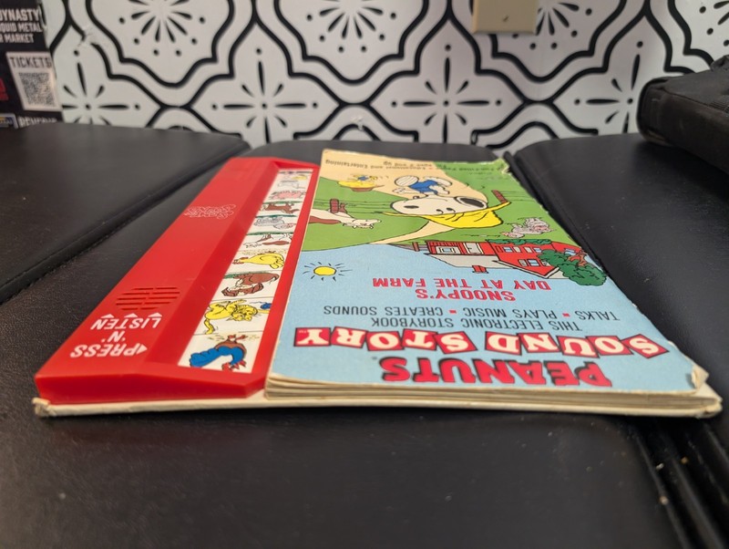 Vintage Peanuts Sound Story Snoopy's Day At The Farm Sight-n-Sound Book gallery