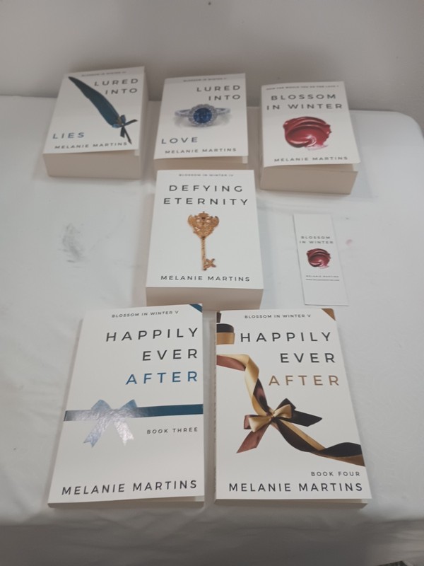 Lot of 6 Blossom in Winter Se I-lV,Happily After #3 &4 Melanie Martins gallery