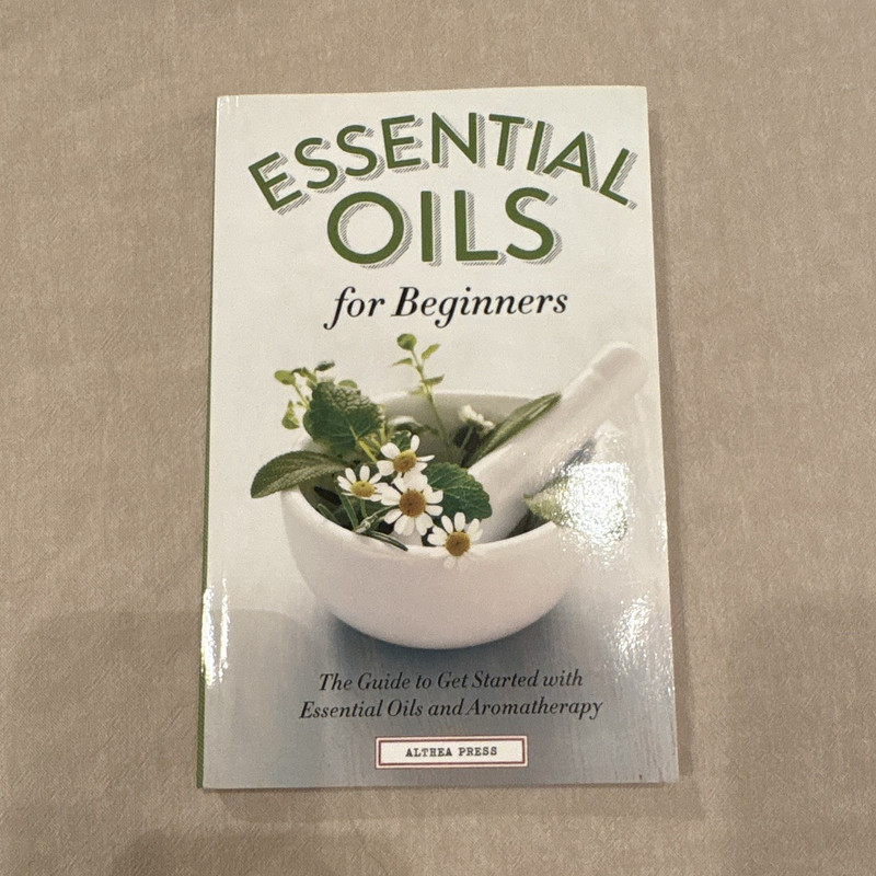 Althea Press Essential Oils for Beginners Aromatherapy Guide 2013 Paperback