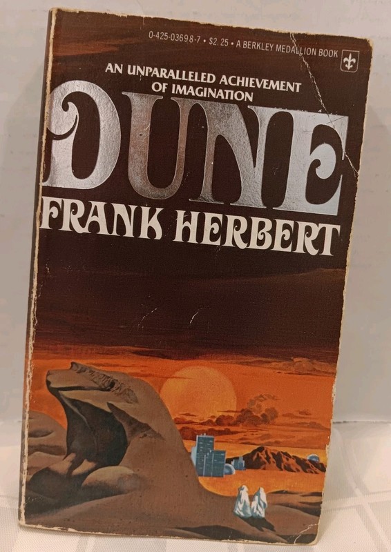Dune- Frank Herbert- Paperback-Berkley Medallion Edition Jan 1977-Vintage Good