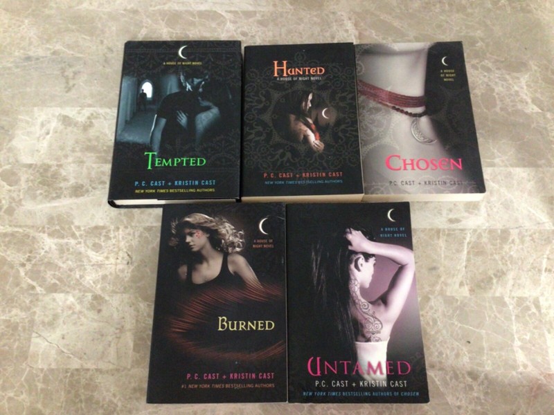 Lot Of 5 P.C. Cast & Kristin Cast A House Of Night Novels (B24)