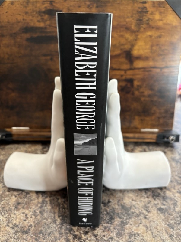 Place of Hiding by Elizabeth George (2003, Hardcover) Signed First Edition gallery