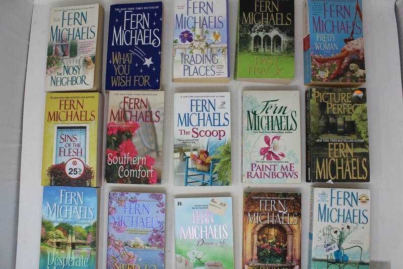 Lot of 10 Fern Michaels Paperback Books Random Mix - Free Shipping gallery