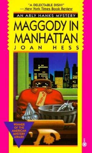 Maggody in Manhattan (Arly Hanks Mystery) – Mass Market Paperback – GOOD