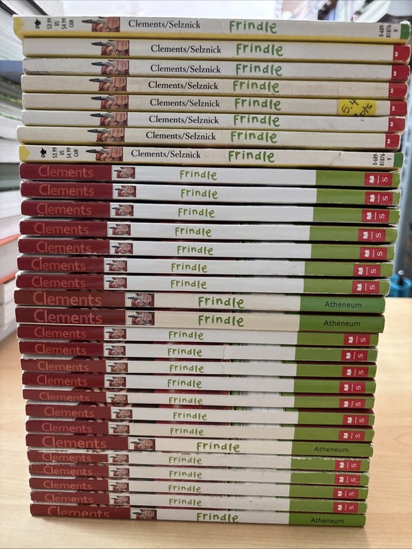 Lot of 30 Frindle by Andrew Clements Guided Reading Teacher Class Set PB