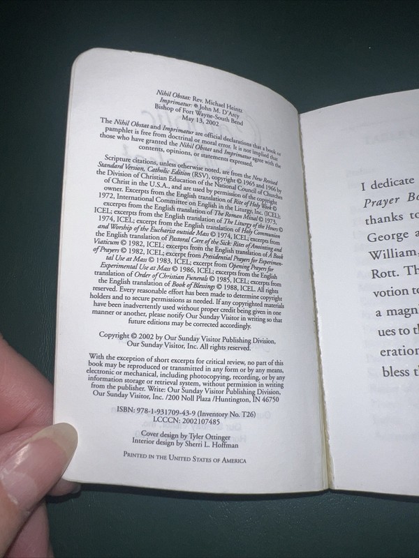 Vintage 2002 EUC Catholic Pocket Prayer Book, Jacqueline Lindsey, 272 Pages gallery