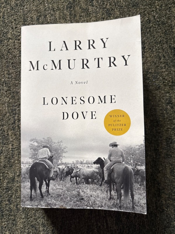 Lonesome Dove : A Novel by Larry McMurtry (2010, Trade Paperback)