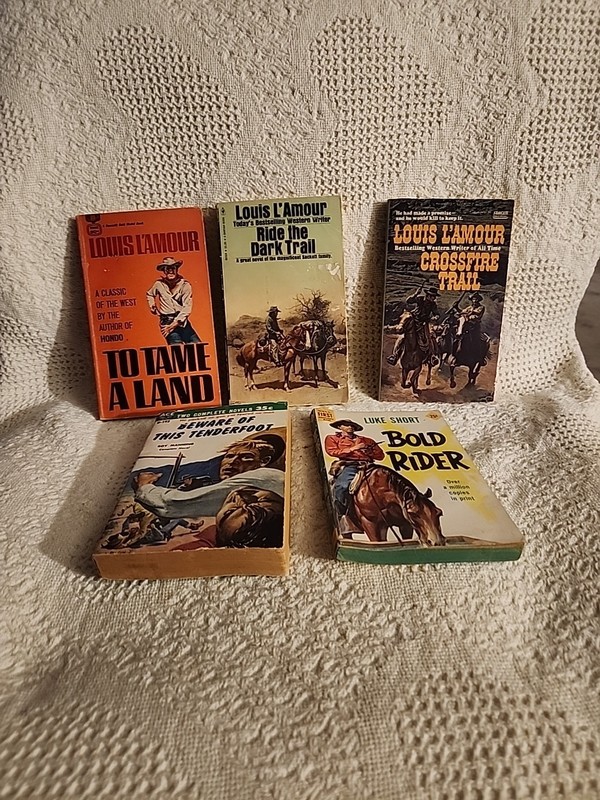 5 Vintage Western Paperbacks Louis L’Amour Luke Short Ace Double Western