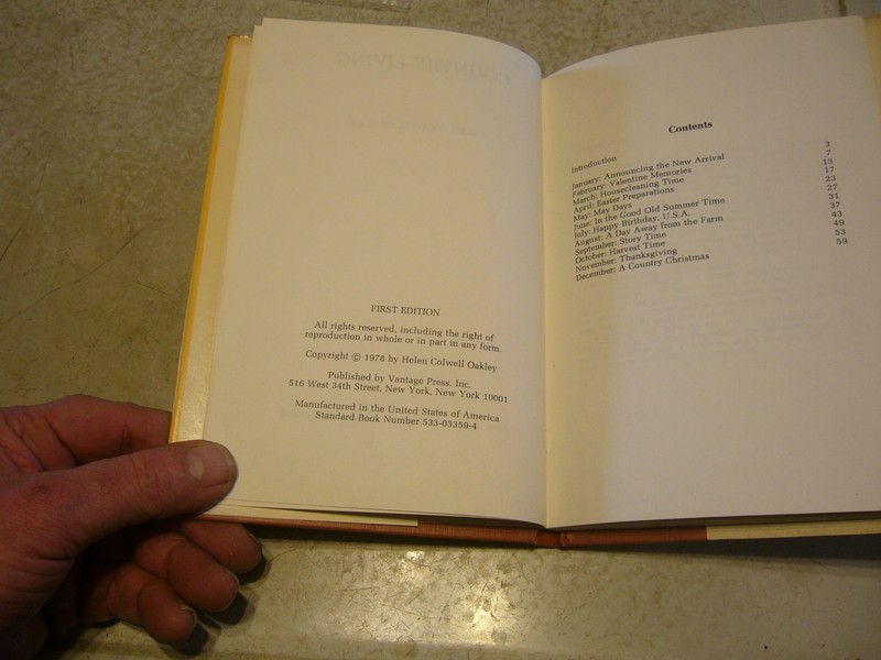 COUNTRY LIVING Oakley, Helen Colwell 1978 First Edition HC/DJ 61 Pages gallery