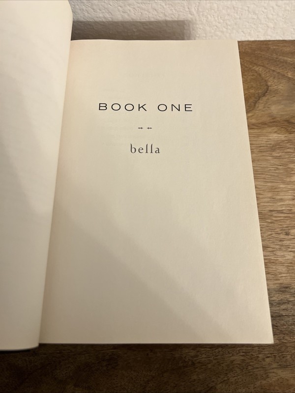 Breaking Dawn Stephanie Mayer Hardcover Book gallery