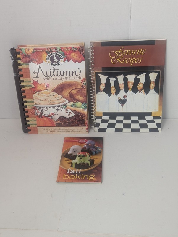 Lot Of 2 Fall Autumn Baking Recipe Cookbooks W/ Favorite Recipes Organizer