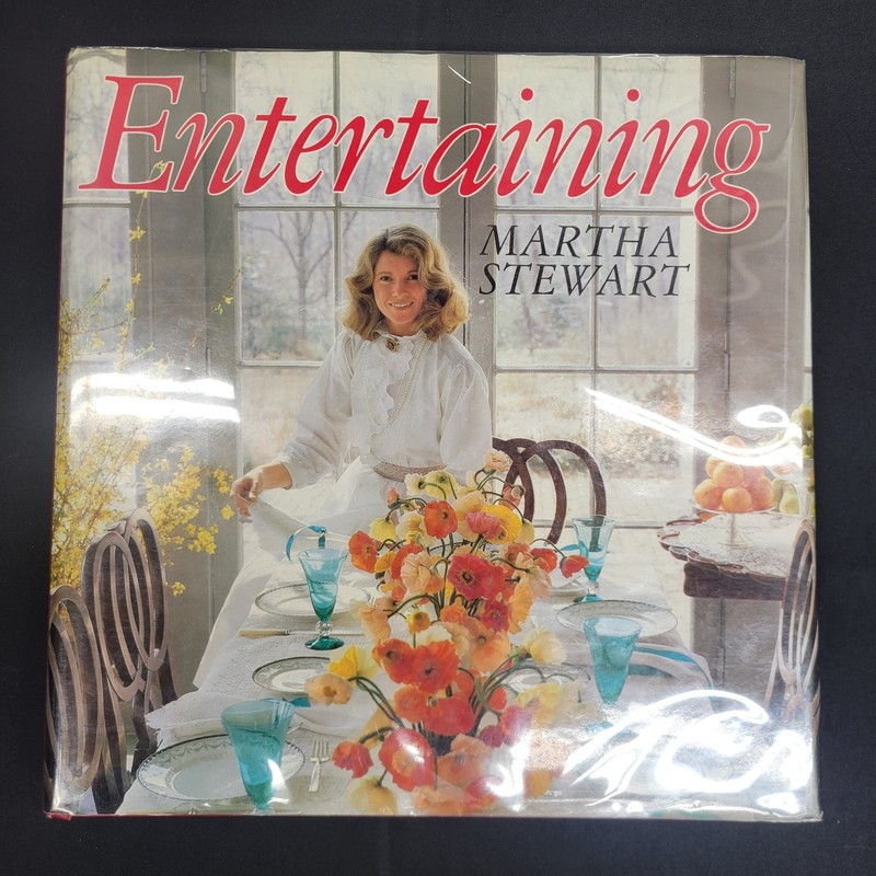 Entertaining by Martha Stewart Cookbook Hardcover Dust Jacket 1982 310 pages