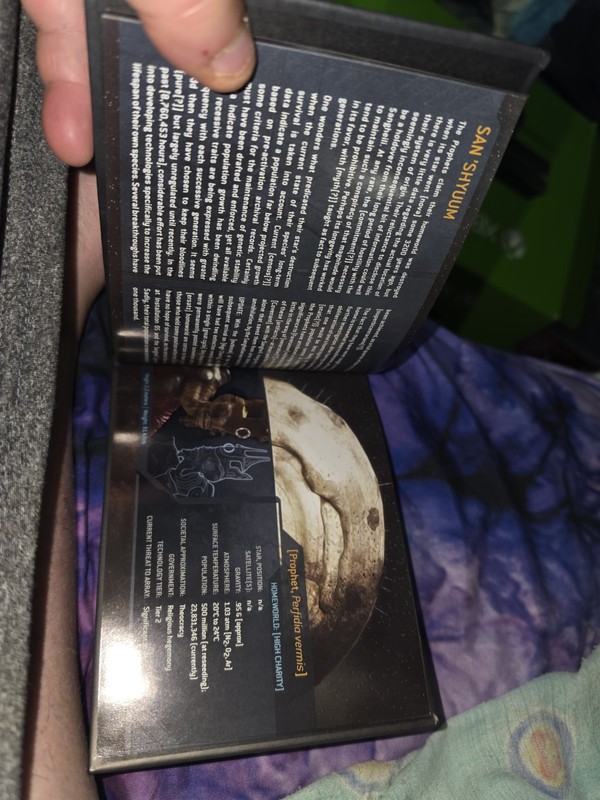 Xbox 360 Halo Book 2007 Part No. X13-73199-02 gallery