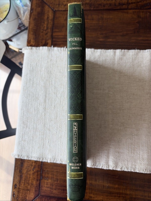 WICKED The Grimmerie Book 1st Edition 2005 Hardcover gallery