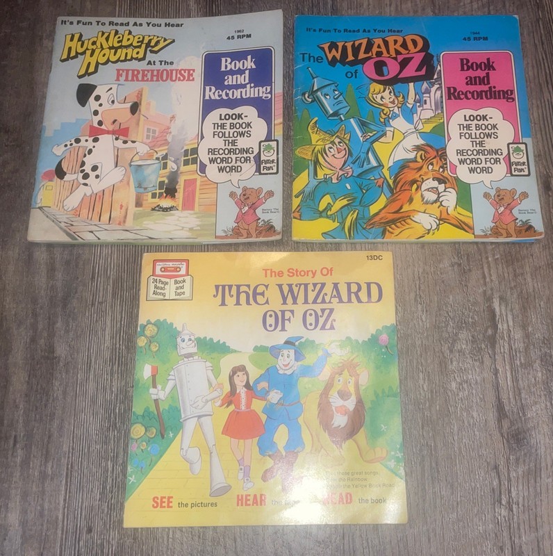 3 Vtg. Books & 2 Record 45 RPM Wizard Of OZ & Huckleberry Hound