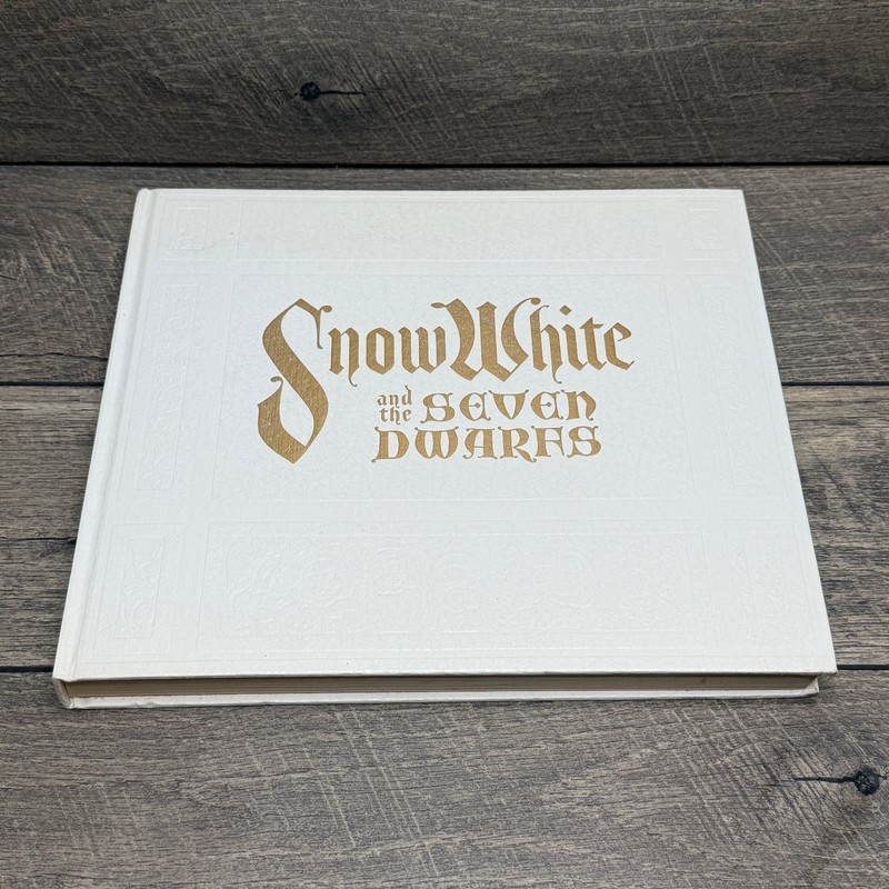 Snow White and the Seven Dwarfs Walt Disney 1979 Illustrated Hardcover Viking