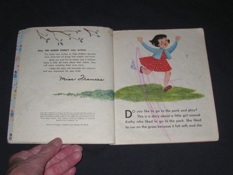 Ding Dong School Book The Robin Family #215 28 pages gallery