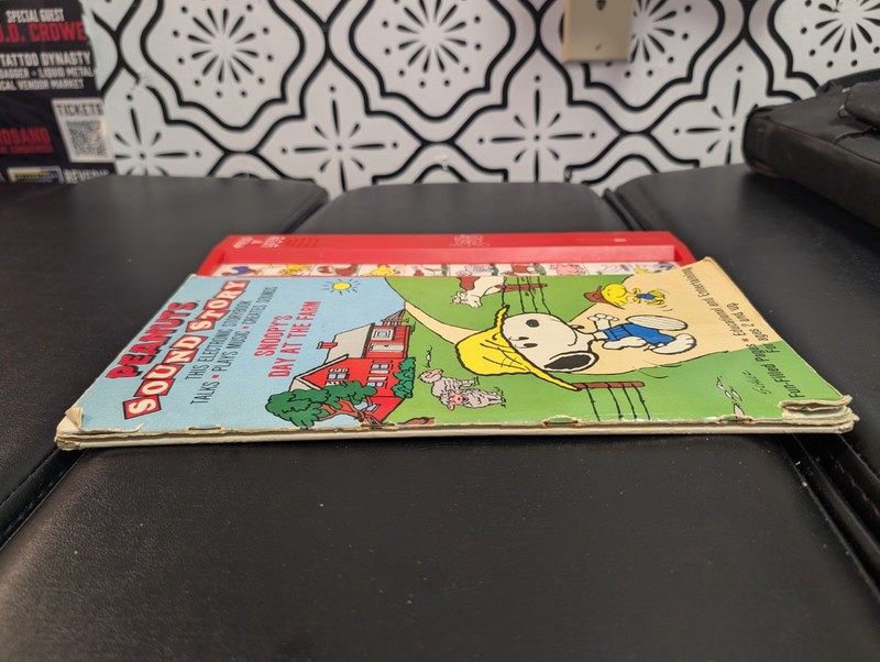 Vintage Peanuts Sound Story Snoopy's Day At The Farm Sight-n-Sound Book gallery