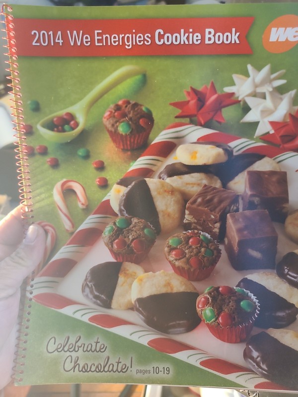 Set Of 8 We Energies Cookie Books 2014-2018 2021 2023 2024 gallery